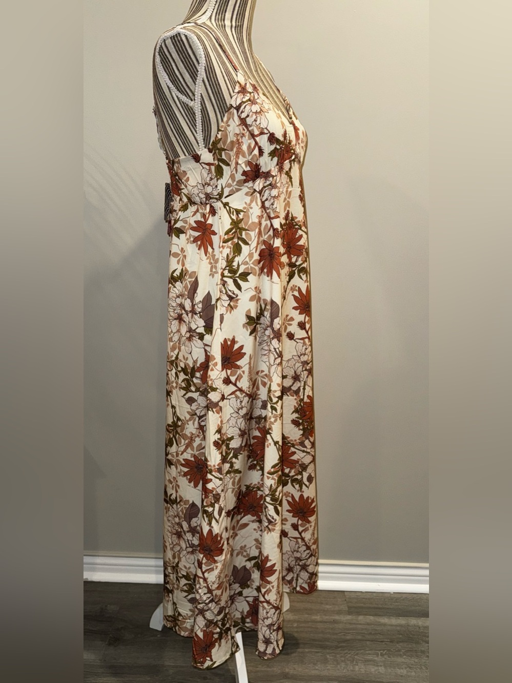 Rylee Moon Silky Floral Print Midi/Maxi Dress